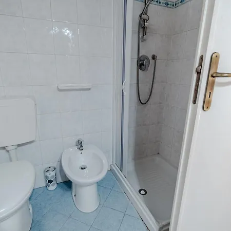 Guesthost - Near Campus Einaudi Appartement