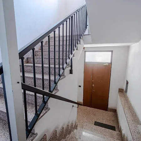 Διαμέρισμα Guesthost - Near Campus Einaudi