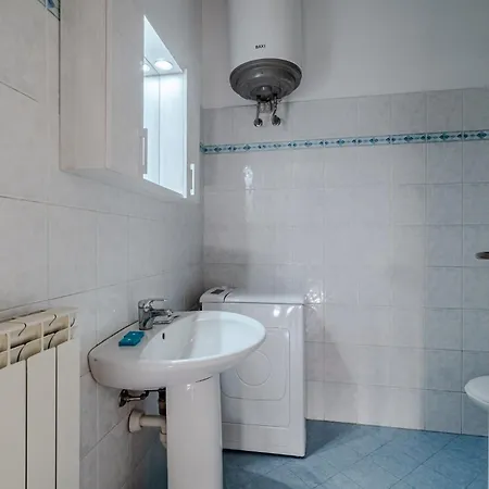 Guesthost - Near Campus Einaudi Apartamento *