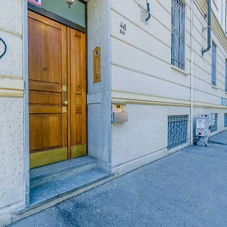 Guesthost - Near Campus Einaudi